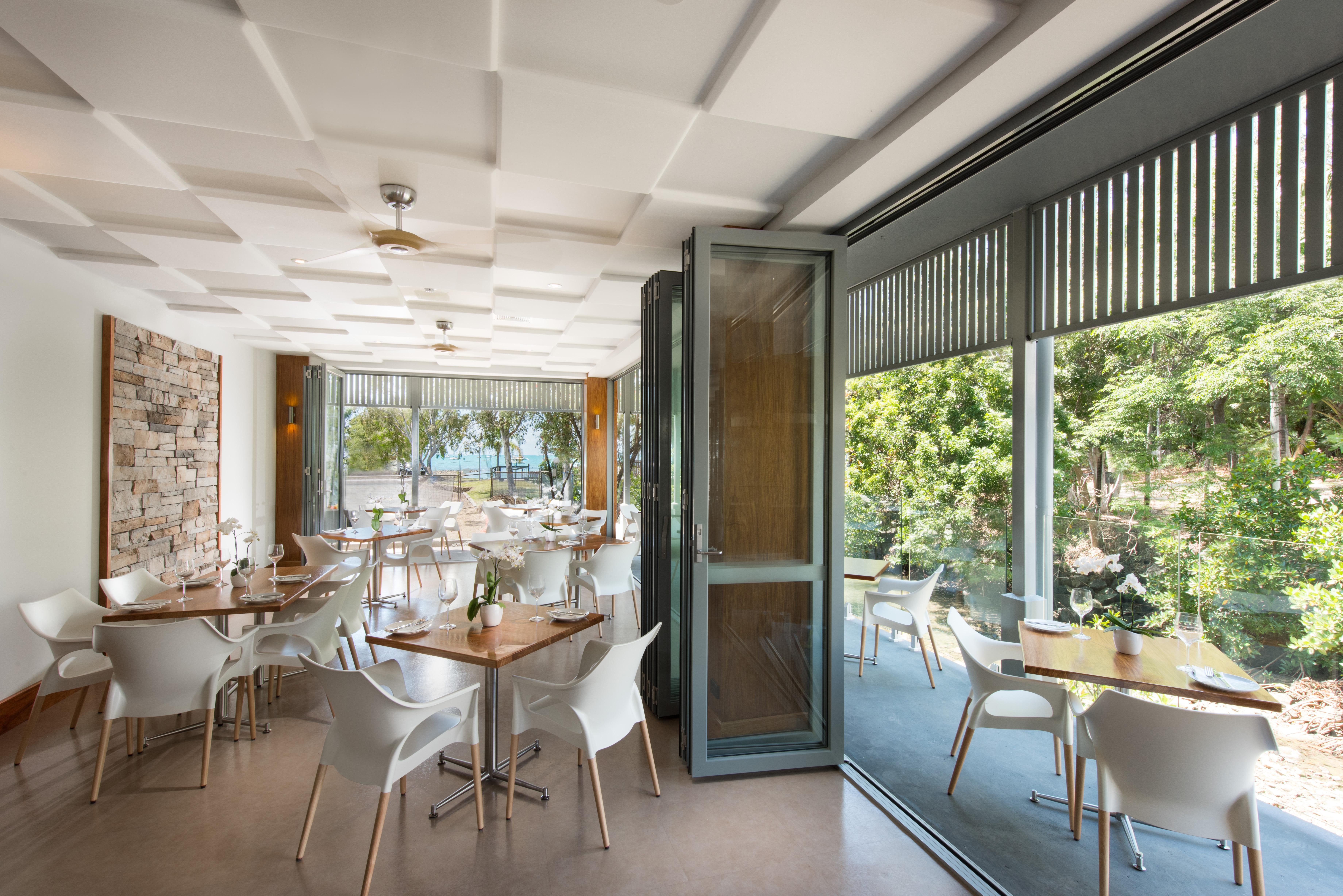Heart Hotel And Gallery Whitsundays Airlie Beach Exterior photo